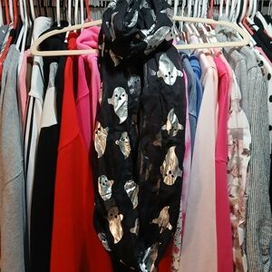 🎀 3 For $15 Stylish Black and Silver Ghost Scarf